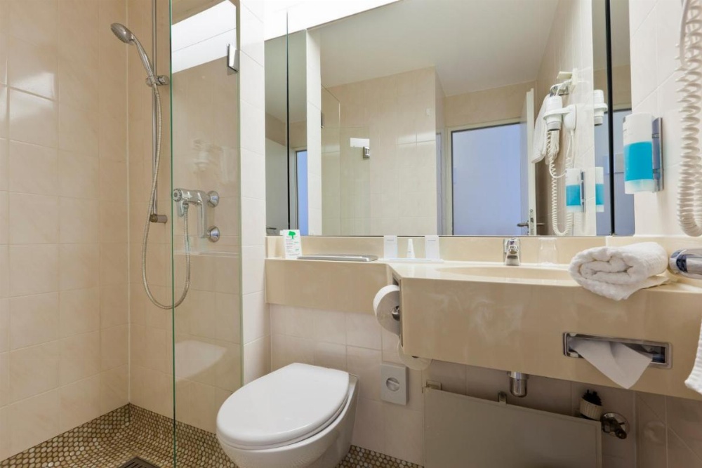 Room image 5