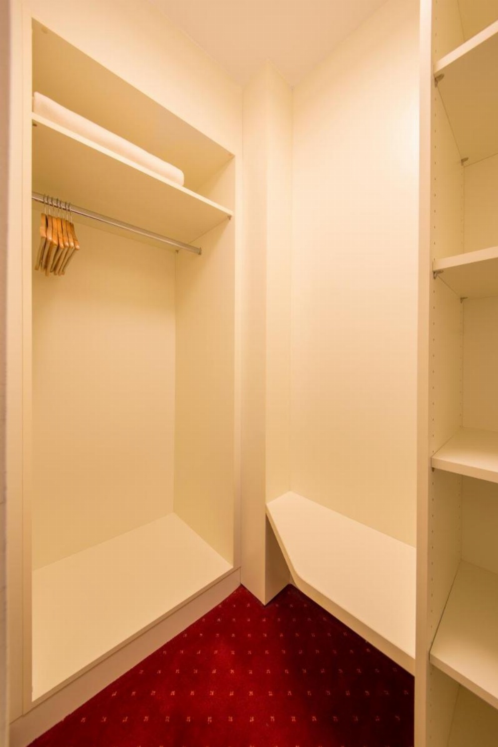 Room image 3